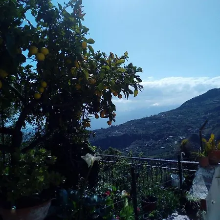 Franca'S Apartment Taormina Guest house *