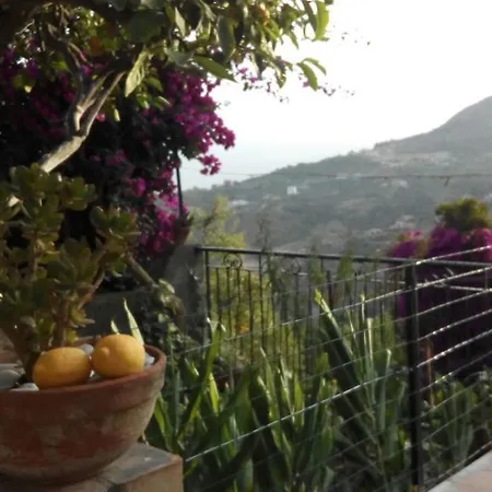 Franca'S Apartment Taormina Guest house *